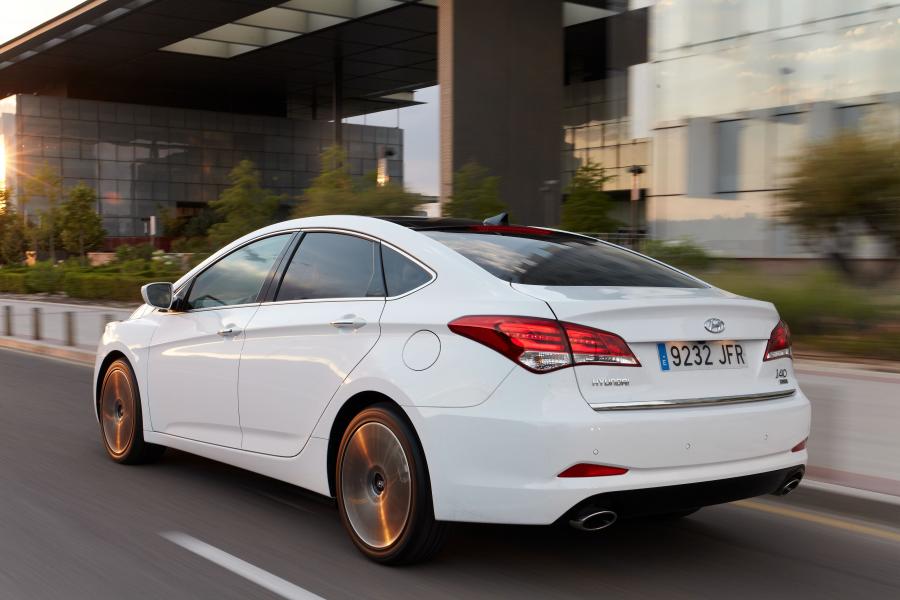  Hyundai i40 Sedan 2015 года  (фото 10 из 16)